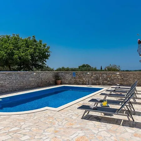 别墅 Leonardelli *